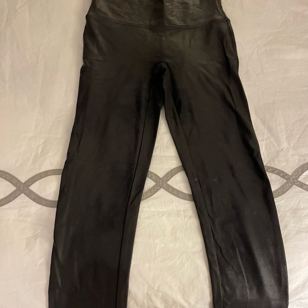 SPANX faux leather leggings in dark grey. Size M